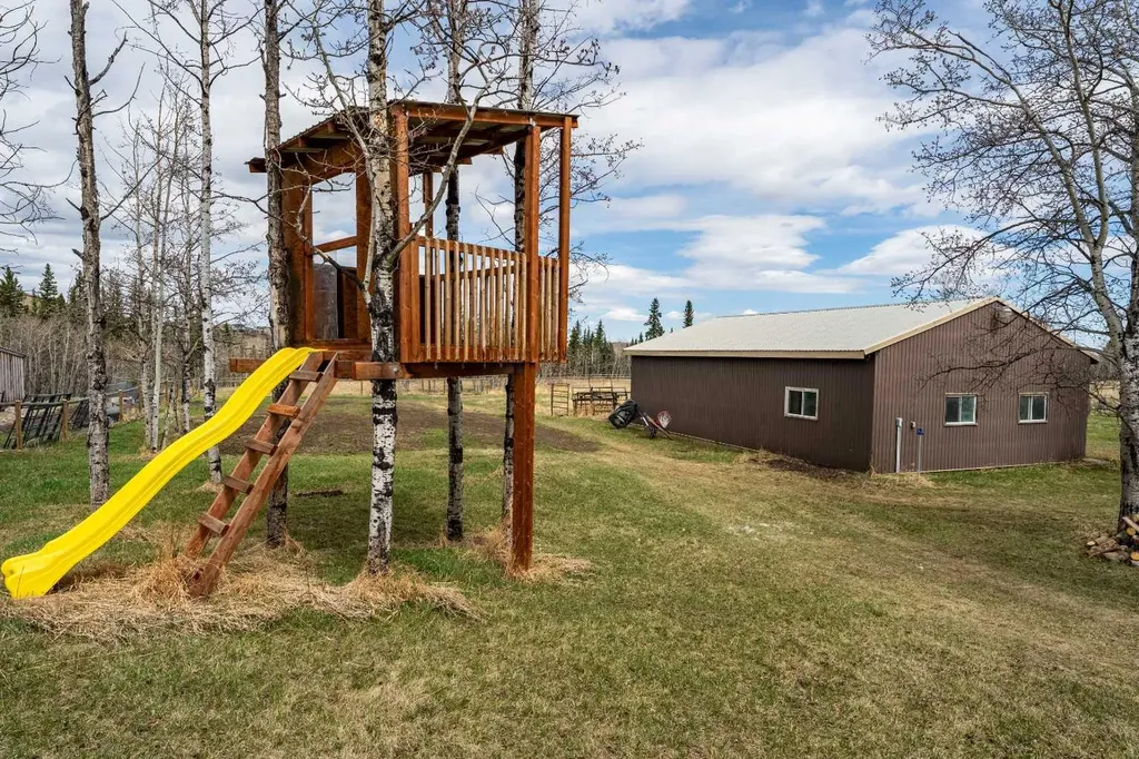 370 16 Avenue Diamond Valley AB T0L 2A0