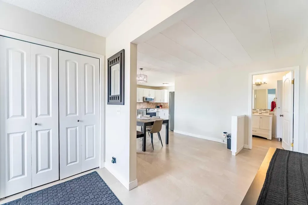 370 16 Avenue Diamond Valley AB T0L 2A0