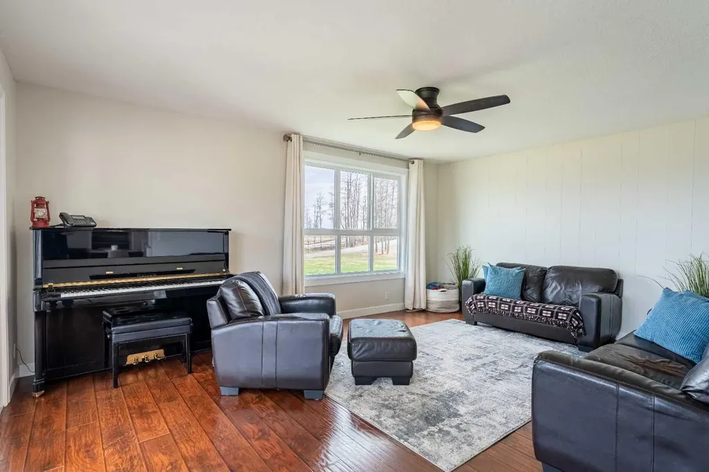 370 16 Avenue Diamond Valley AB T0L 2A0