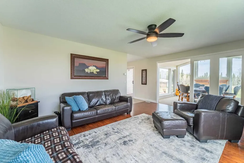 370 16 Avenue Diamond Valley AB T0L 2A0