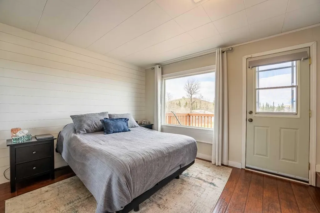 370 16 Avenue Diamond Valley AB T0L 2A0