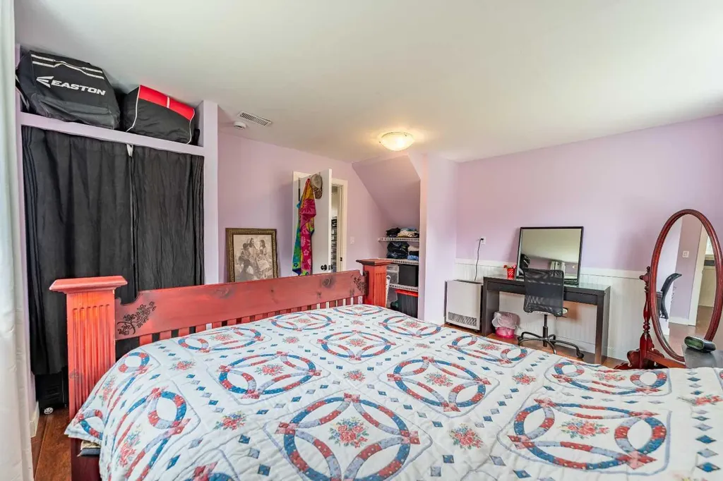 370 16 Avenue Diamond Valley AB T0L 2A0