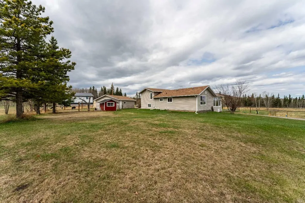 370 16 Avenue Diamond Valley AB T0L 2A0