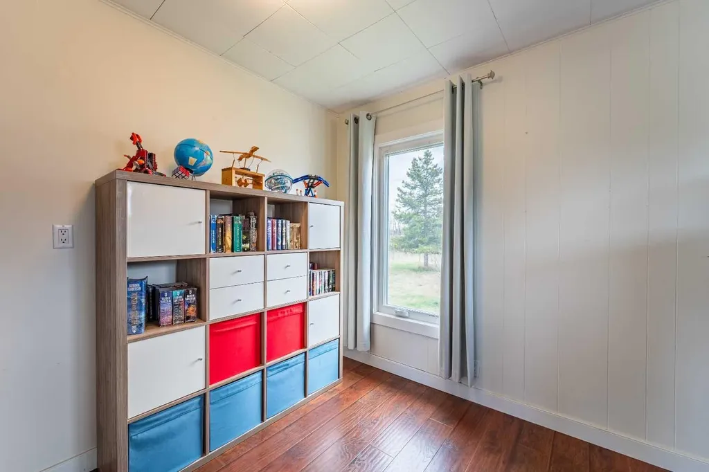 370 16 Avenue Diamond Valley AB T0L 2A0