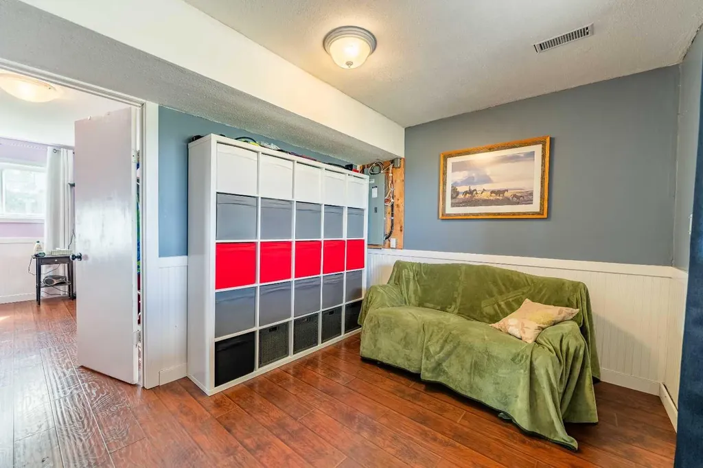 370 16 Avenue Diamond Valley AB T0L 2A0