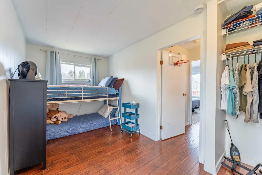 370 16 Avenue Diamond Valley AB T0L 2A0