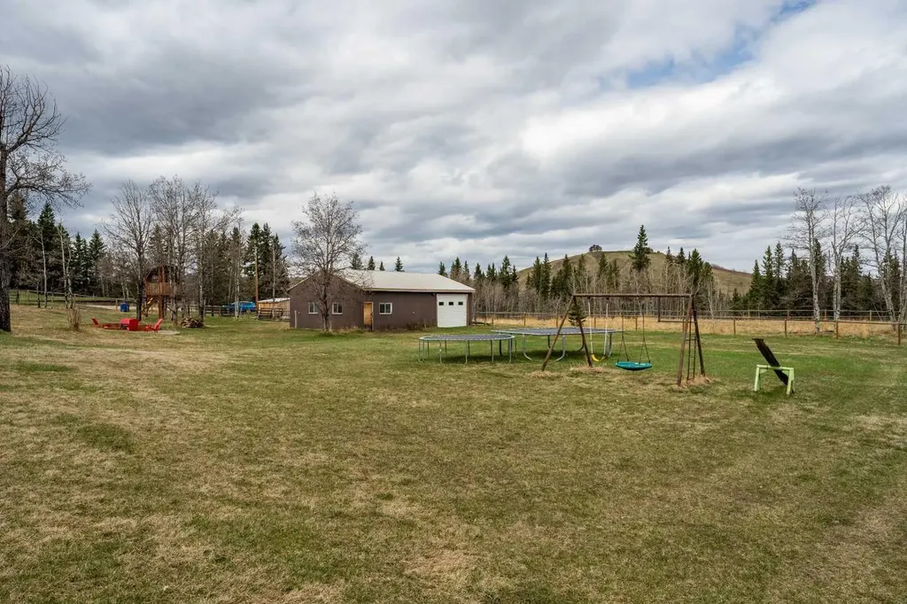 370 16 Avenue Diamond Valley AB T0L 2A0