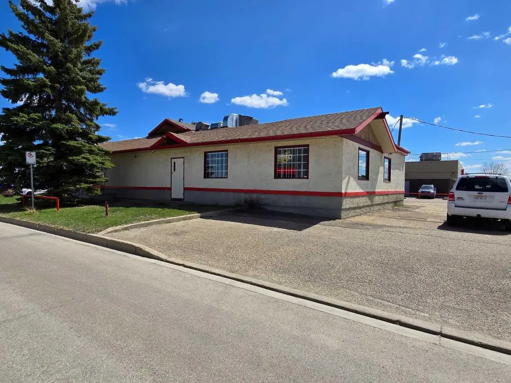 6712 50 Avenue Red Deer AB T2N4E1