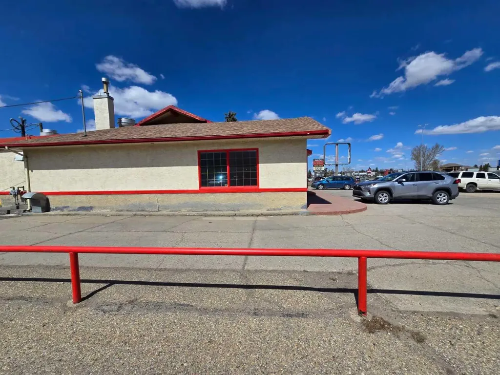6712 50 Avenue Red Deer AB T2N4E1