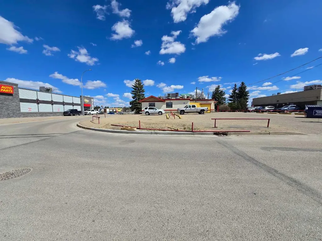 6712 50 Avenue Red Deer AB T2N4E1