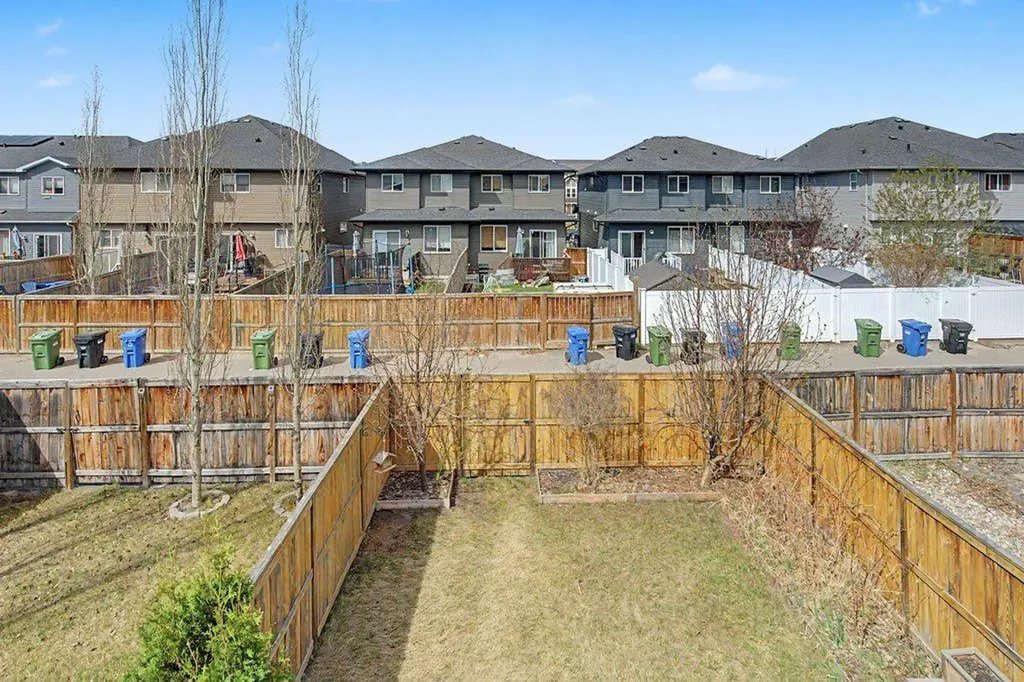 194 Legacy Mews SE Calgary AB T2X 0Y5