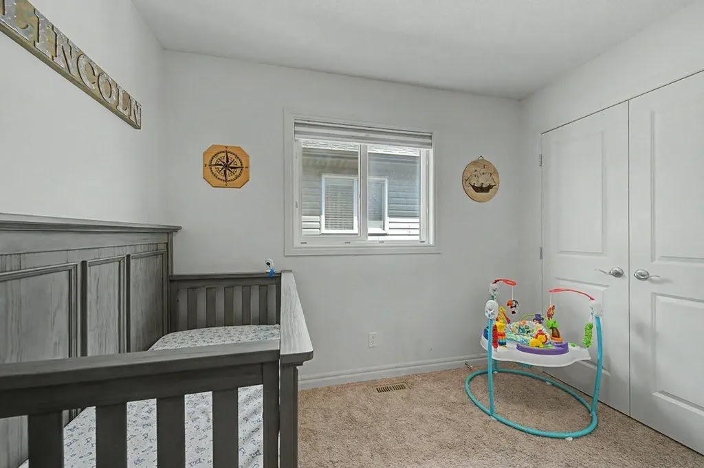 194 Legacy Mews SE Calgary AB T2X 0Y5