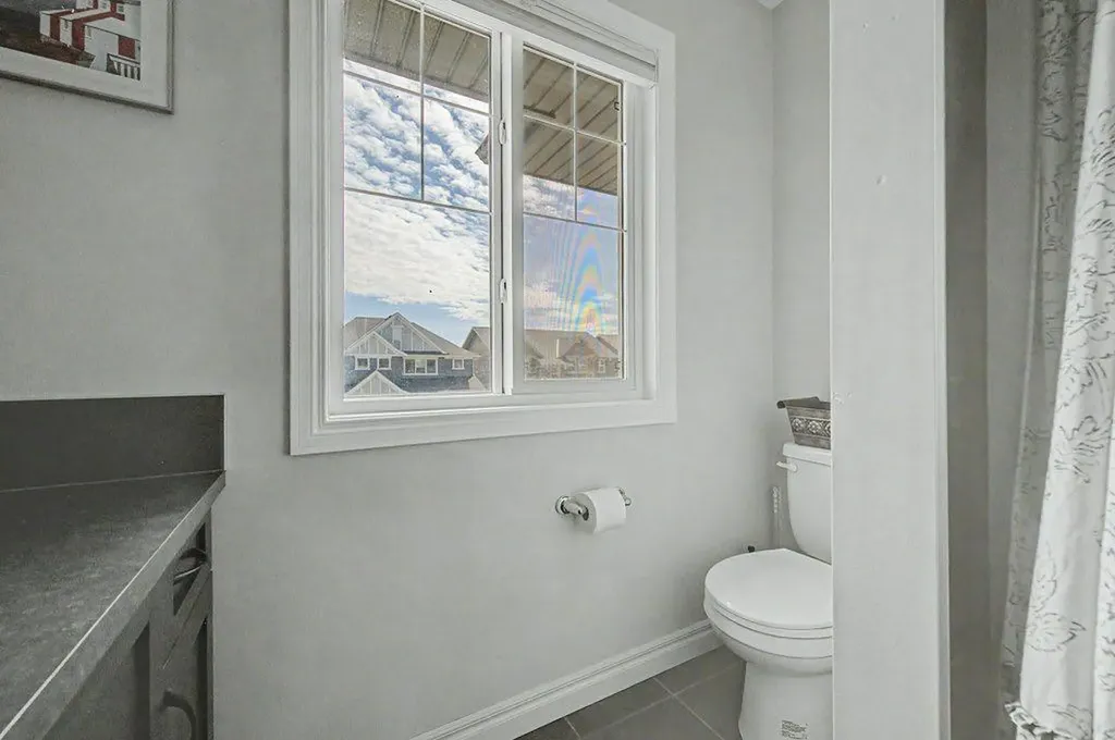 194 Legacy Mews SE Calgary AB T2X 0Y5