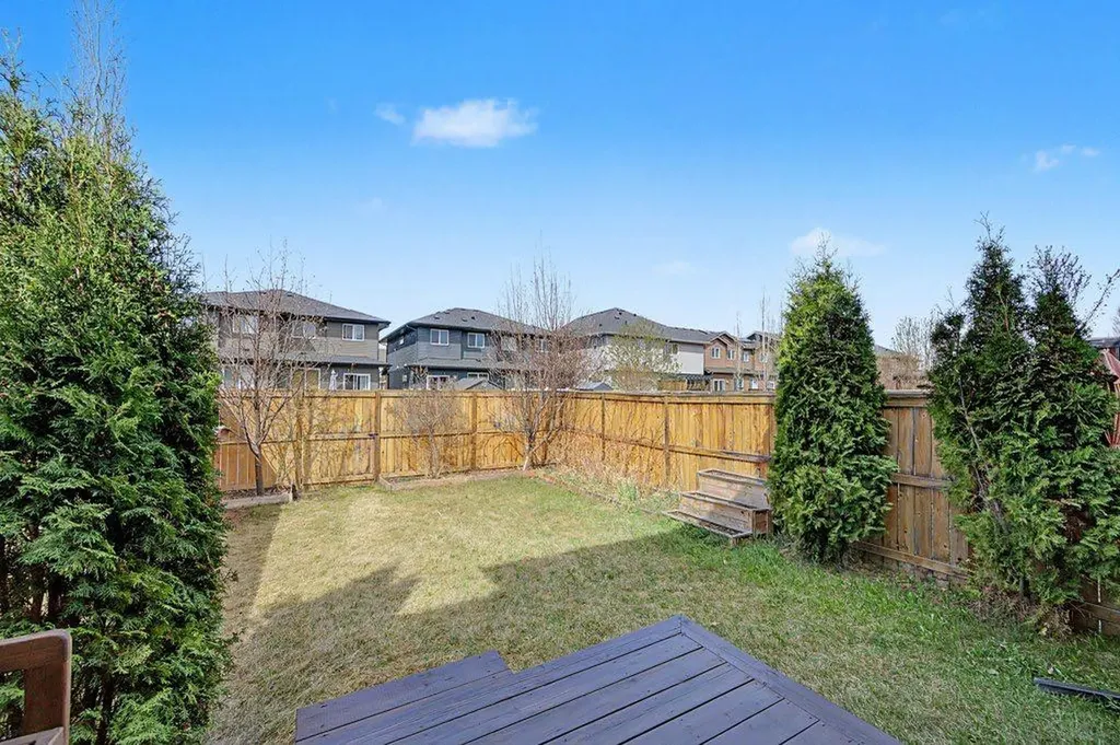 194 Legacy Mews SE Calgary AB T2X 0Y5