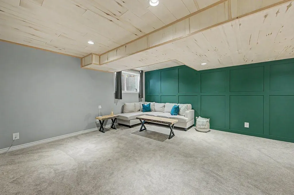 194 Legacy Mews SE Calgary AB T2X 0Y5