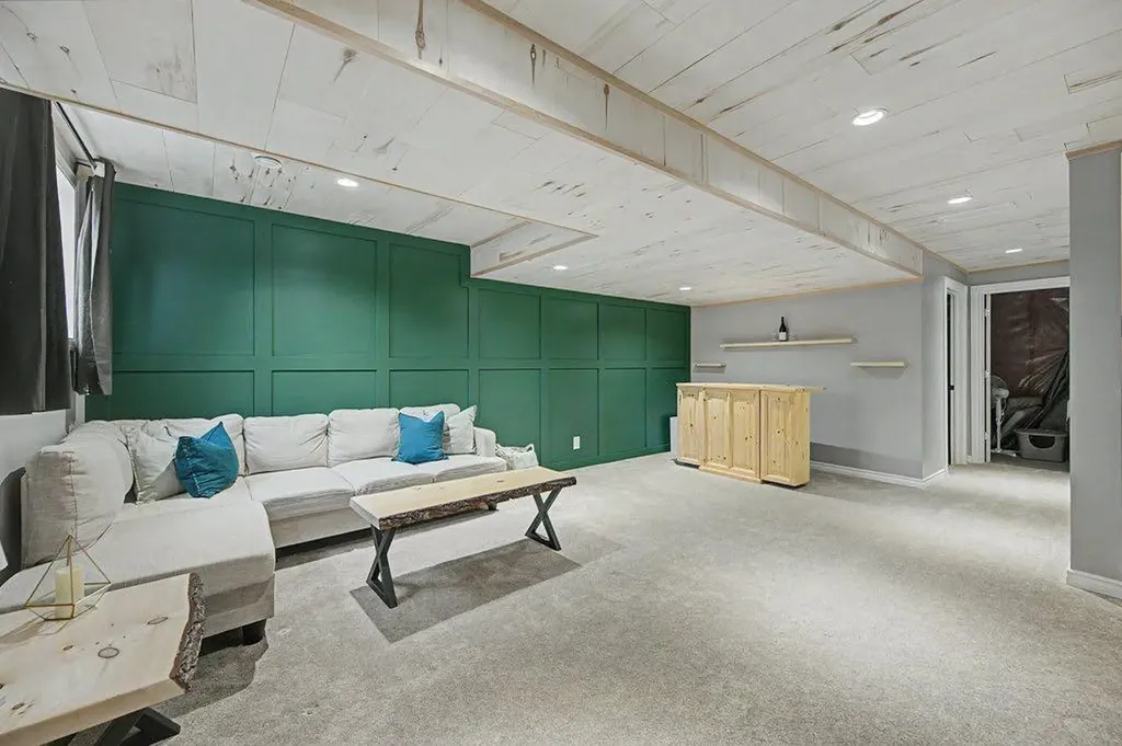 194 Legacy Mews SE Calgary AB T2X 0Y5