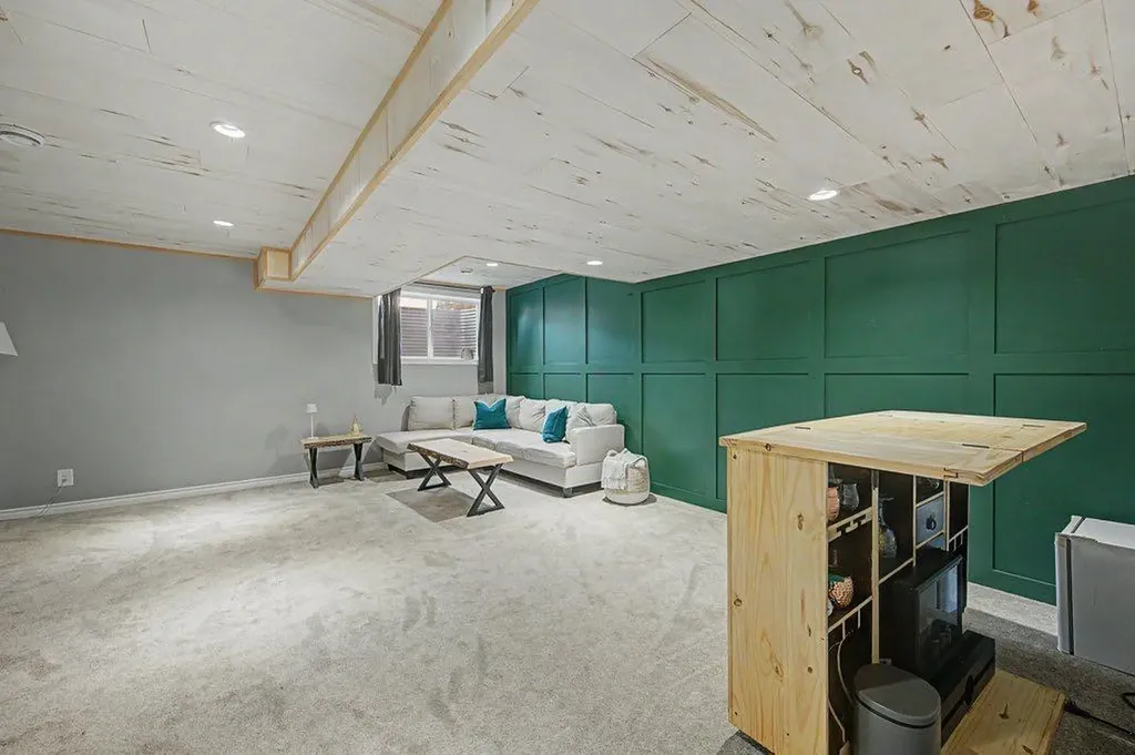 194 Legacy Mews SE Calgary AB T2X 0Y5