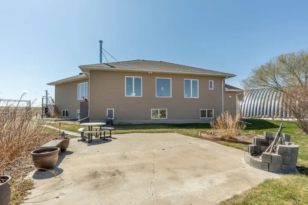 5518 Township Road 120 Rural Cypress County AB T1B 0L1