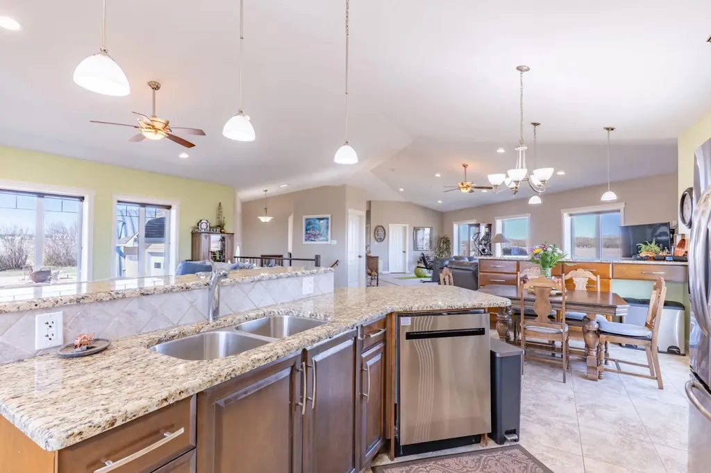 5518 Township Road 120 Rural Cypress County AB T1B 0L1