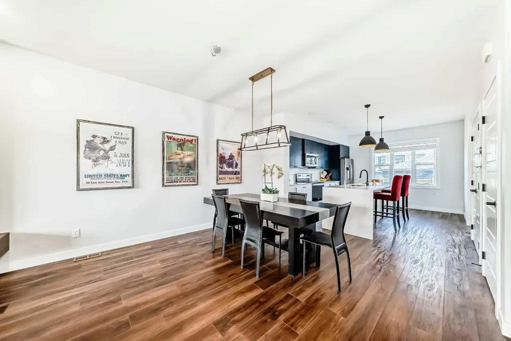 29 Midgrove Lane SW Airdrie AB T4B 5H2