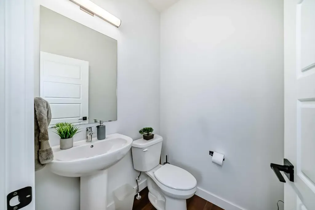 29 Midgrove Lane SW Airdrie AB T4B 5H2