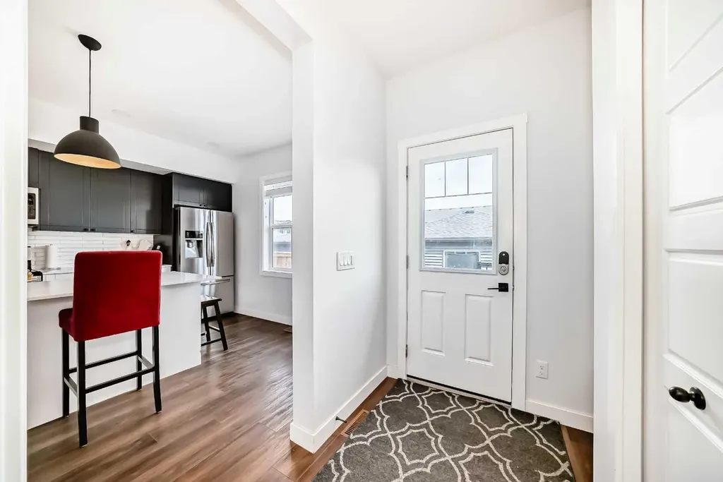 29 Midgrove Lane SW Airdrie AB T4B 5H2