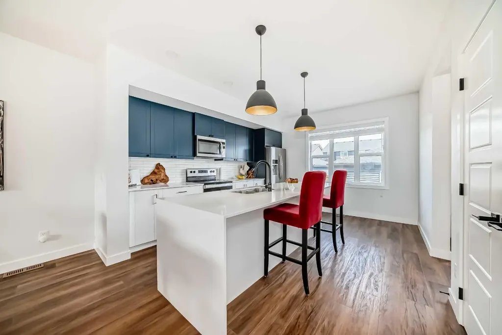 29 Midgrove Lane SW Airdrie AB T4B 5H2