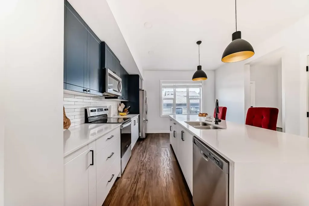 29 Midgrove Lane SW Airdrie AB T4B 5H2