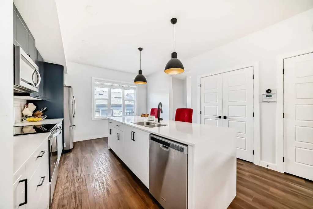 29 Midgrove Lane SW Airdrie AB T4B 5H2