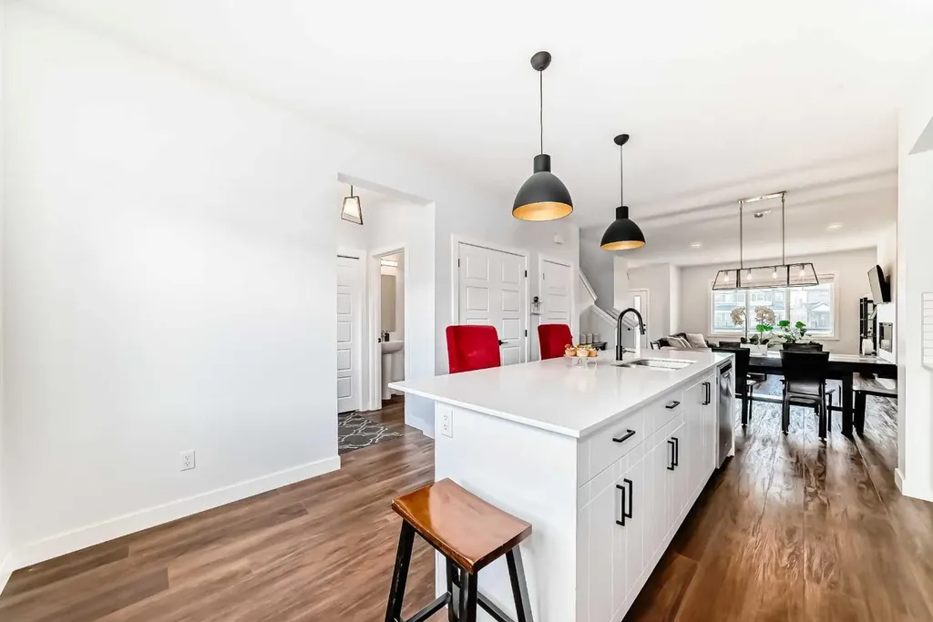 29 Midgrove Lane SW Airdrie AB T4B 5H2