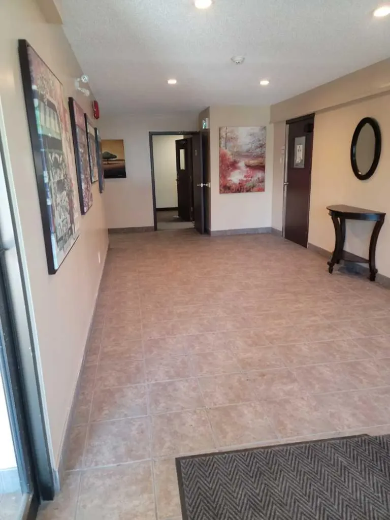 1712 38 Street SE Calgary AB t2a1h1