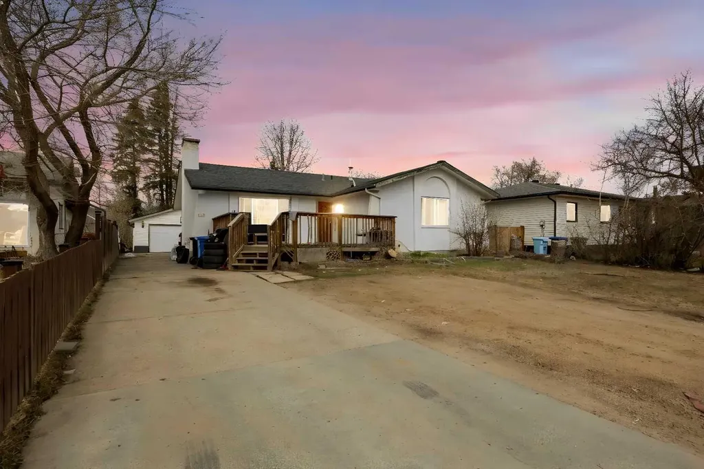 112 Hill Drive Fort Mcmurray AB T9H 2B5