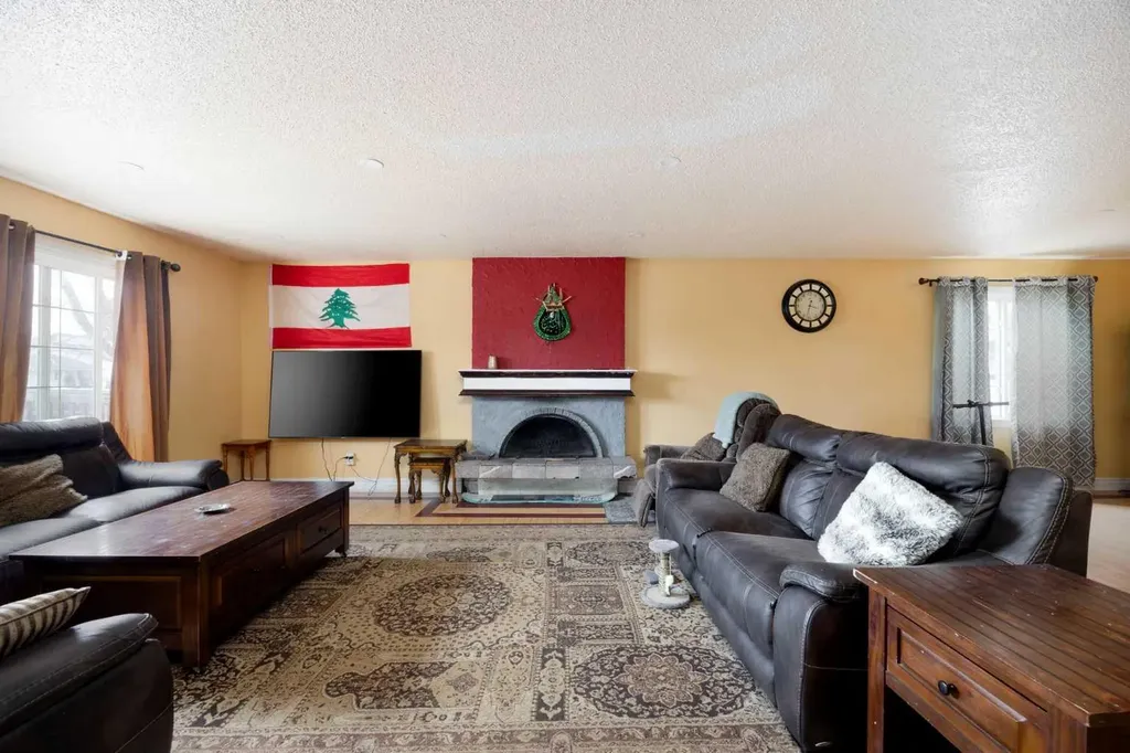 112 Hill Drive Fort Mcmurray AB T9H 2B5