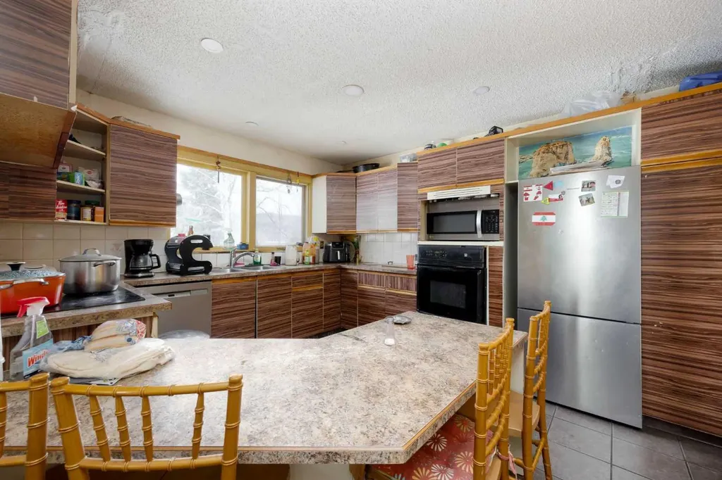 112 Hill Drive Fort Mcmurray AB T9H 2B5