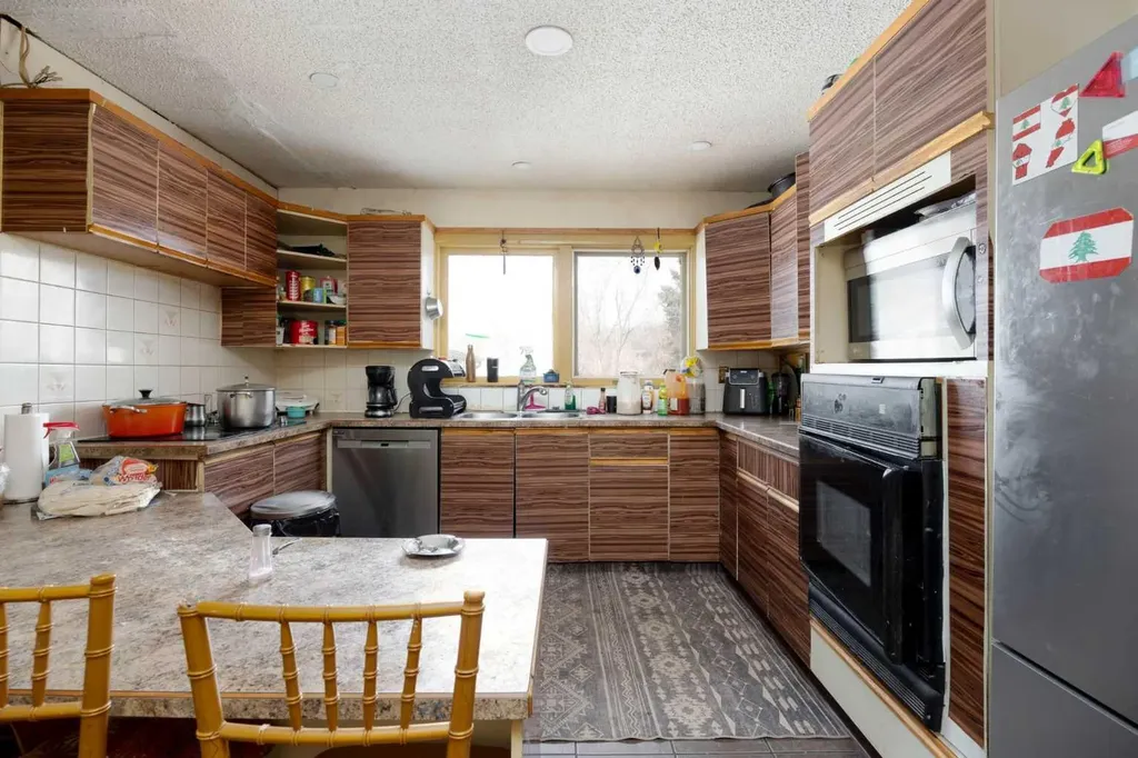 112 Hill Drive Fort Mcmurray AB T9H 2B5
