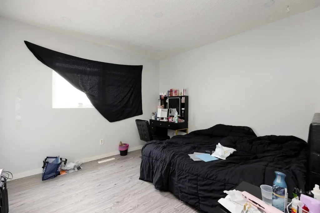 112 Hill Drive Fort Mcmurray AB T9H 2B5