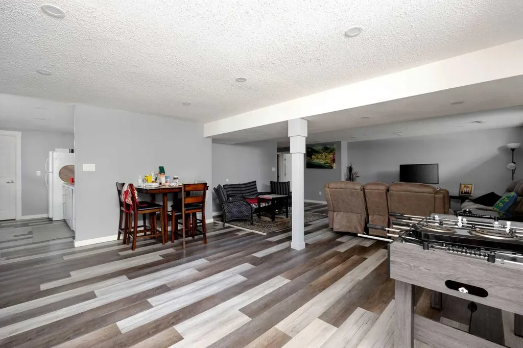 112 Hill Drive Fort Mcmurray AB T9H 2B5