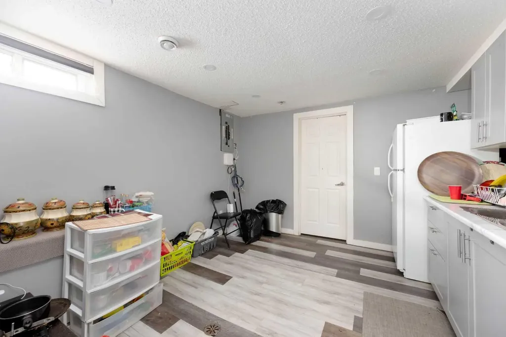 112 Hill Drive Fort Mcmurray AB T9H 2B5