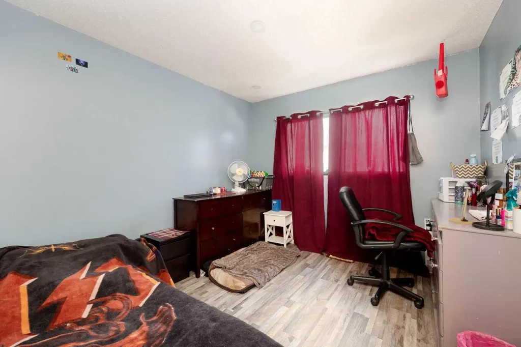 112 Hill Drive Fort Mcmurray AB T9H 2B5