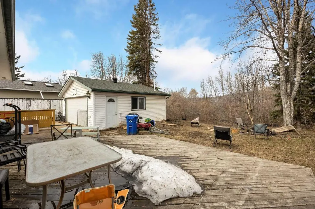 112 Hill Drive Fort Mcmurray AB T9H 2B5