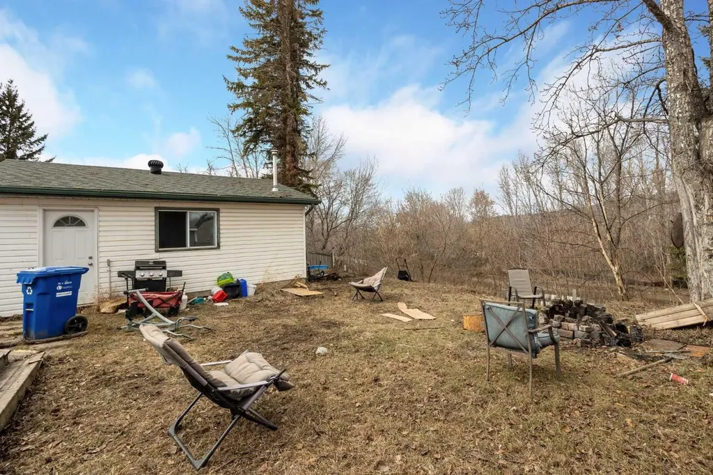 112 Hill Drive Fort Mcmurray AB T9H 2B5