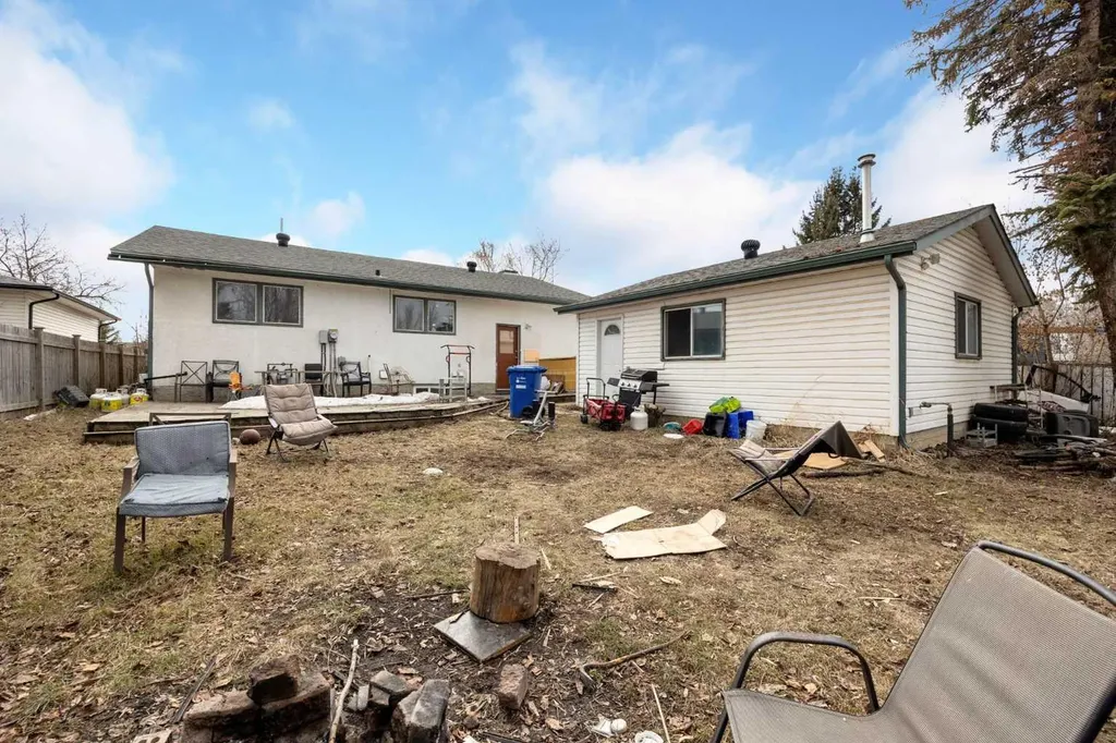 112 Hill Drive Fort Mcmurray AB T9H 2B5