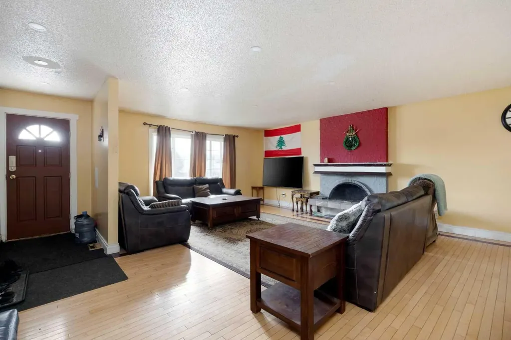 112 Hill Drive Fort Mcmurray AB T9H 2B5