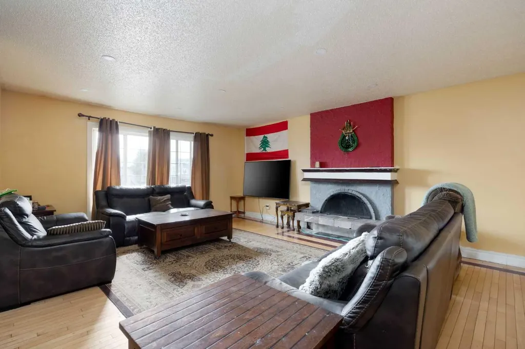 112 Hill Drive Fort Mcmurray AB T9H 2B5
