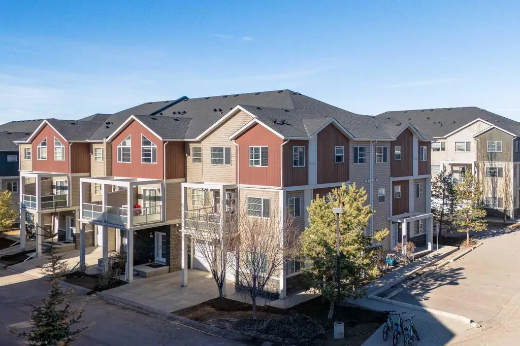 405 Redstone View NE Calgary AB t3n0m9