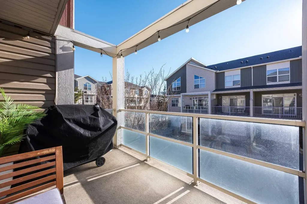 405 Redstone View NE Calgary AB t3n0m9