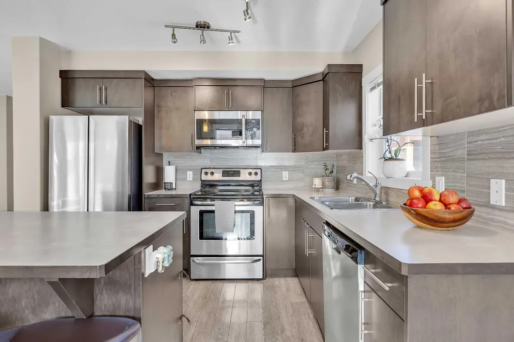 405 Redstone View NE Calgary AB t3n0m9