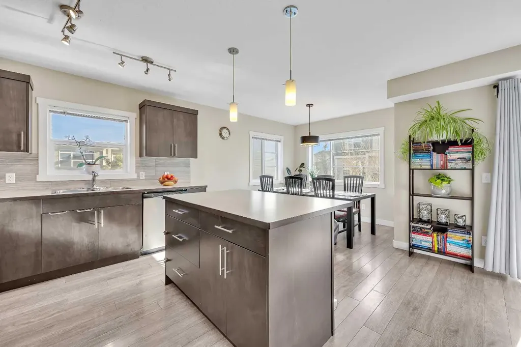 405 Redstone View NE Calgary AB t3n0m9