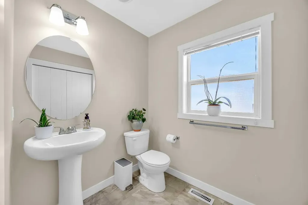 405 Redstone View NE Calgary AB t3n0m9