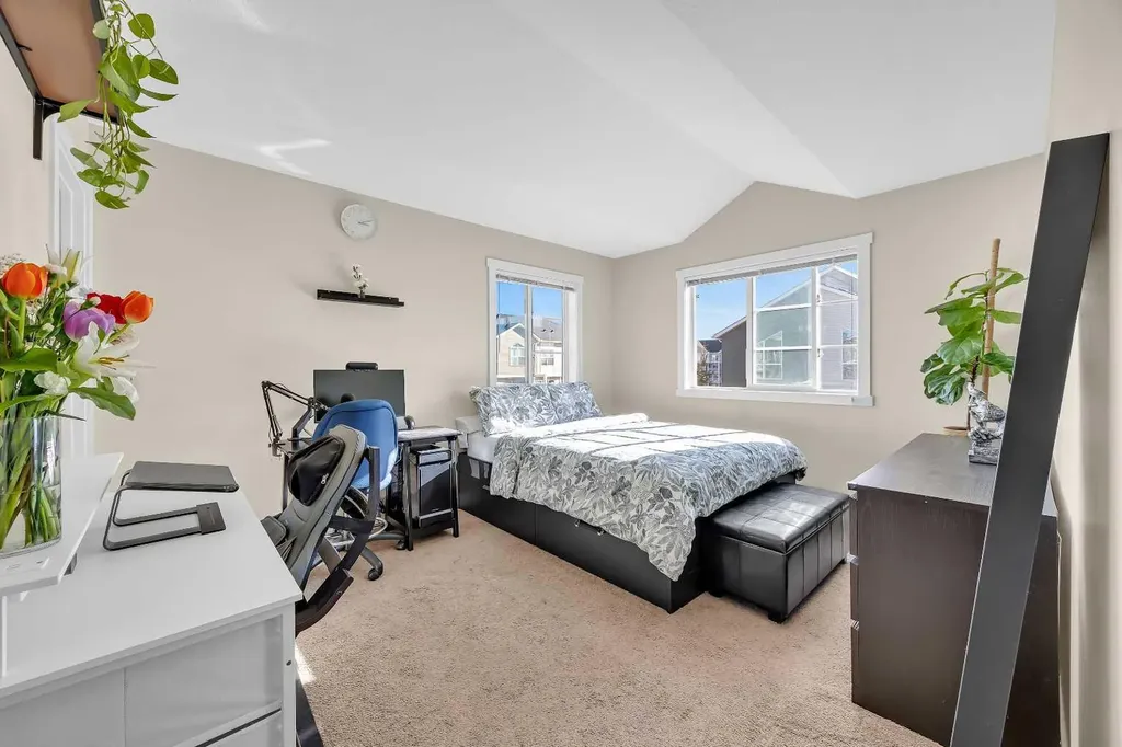 405 Redstone View NE Calgary AB t3n0m9